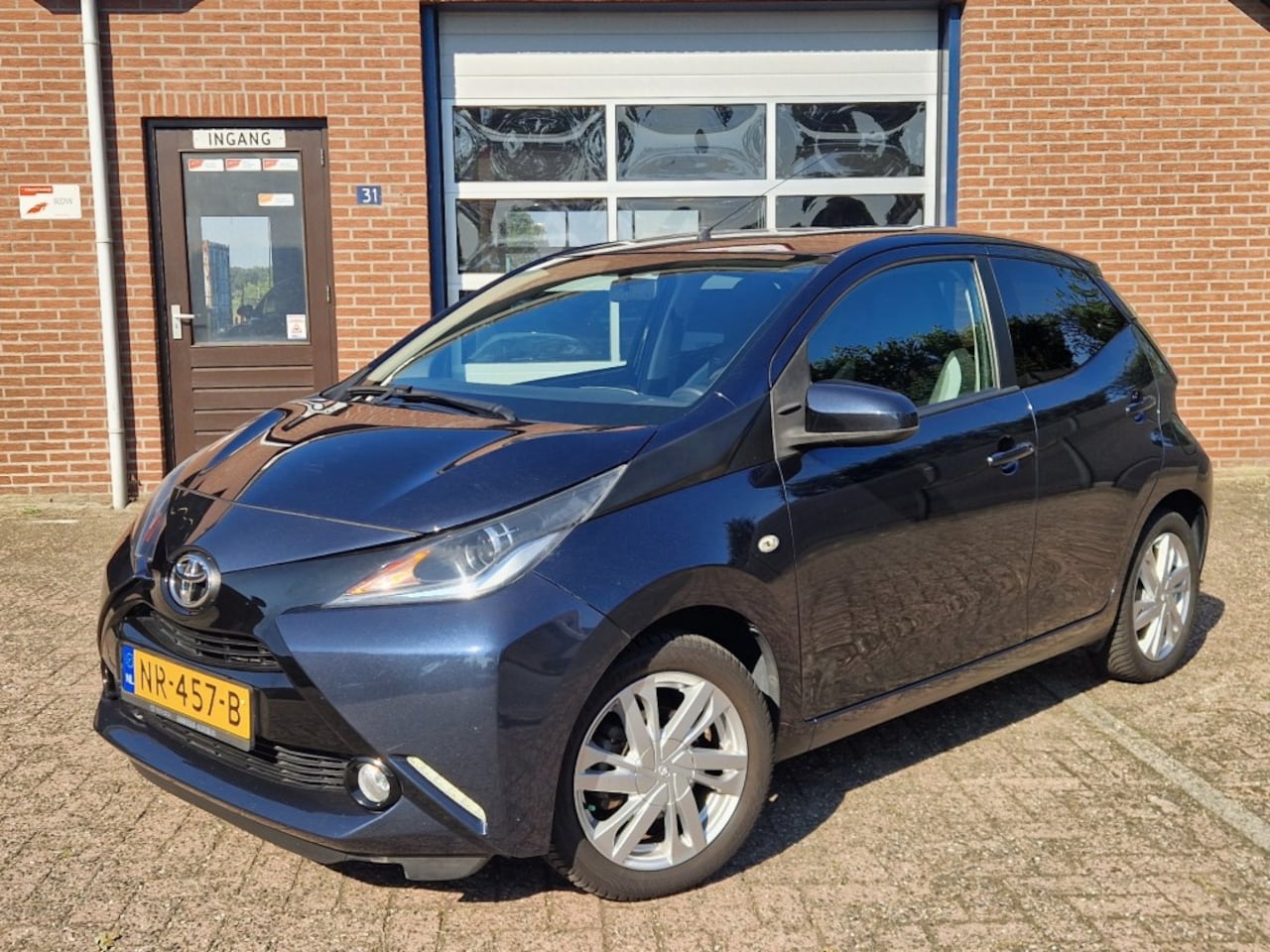 Toyota Aygo - 1.0 VVT-i x-sport 5-Drs Airco Navi NL-auto / 1e-Eig. Camera L.m.v. Dealer OH - AutoWereld.nl