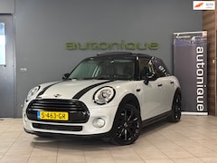 MINI 5-Deurs - 1.5 Cooper Chili Serious Business Panodak/sportleder/navi/ambi-light