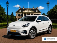 Kia e-Niro - ExecutiveLine 64 kWh | NL-AUTO | 1E EIGENAAR | CAMERA | TREKHAAK | ADAPTIVE CRUISE | STOEL
