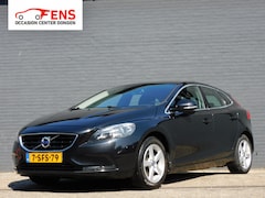 Volvo V40 - 1.6 T3 Momentum TOPSTAAT PERFECT ONDERHOUDEN NAVI BLUETOOTH CRUISE CLIMA TREKHAAK