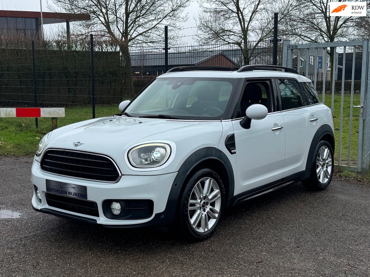 MINI Countryman - 1.5 One Chili Aut Panodak Camera LED Dealeronderhouden - AutoWereld.nl