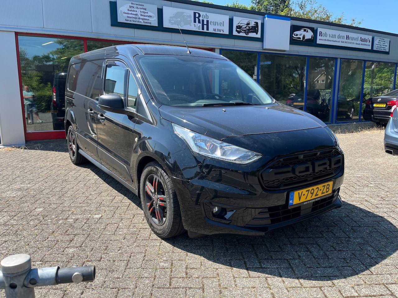 Ford Transit Connect - 1.5 EcoBlue L2 Trend 100 PK ZWARTMET - AutoWereld.nl