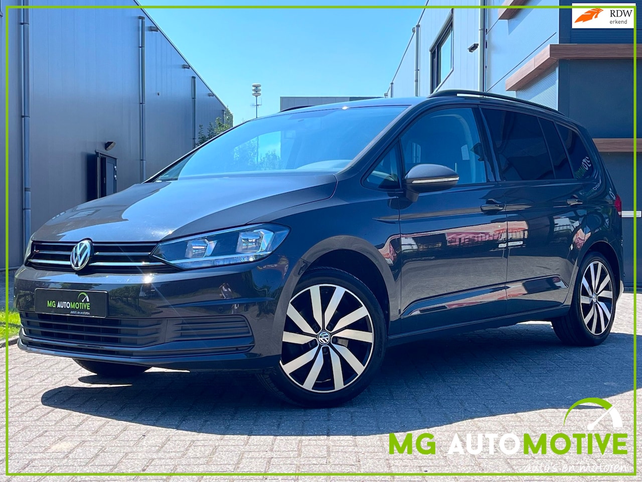 Volkswagen Touran - 1.2 TSI Highline | Navigatie | Climate | Cruise | Privacy Glass - AutoWereld.nl