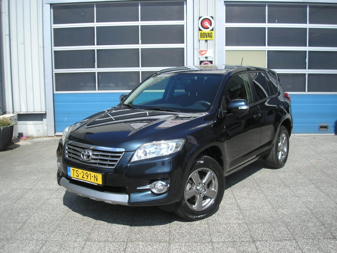 Toyota RAV4 - 2.0 VVTi Executive 4x4 Automaat trekhaak - AutoWereld.nl