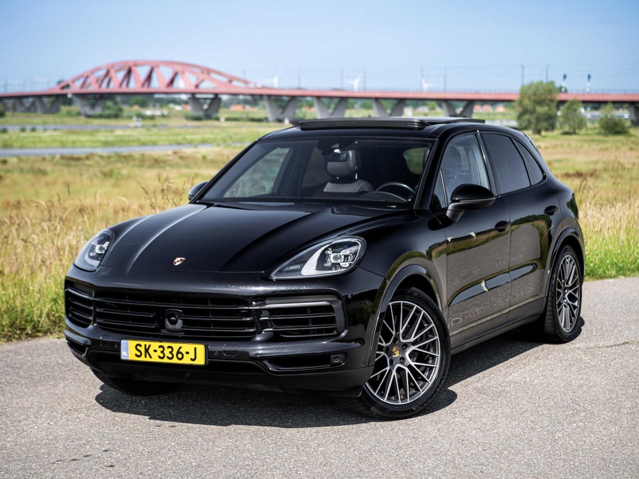 Porsche Cayenne - 3.0 V6 340PK Pano Stoelkoeling Bose ACC Sport Chrono Led Matrix 360 Camera Softclose Lucht - AutoWereld.nl