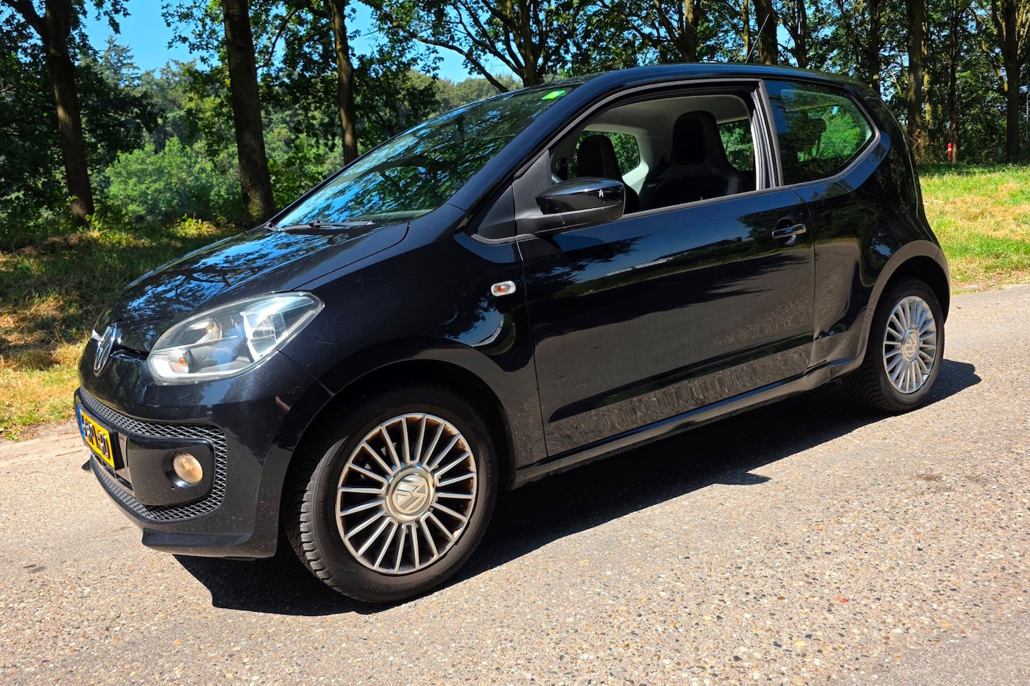 Volkswagen Up! - 1.0 High Up! - APK 23-04-2027 - Airco - - AutoWereld.nl