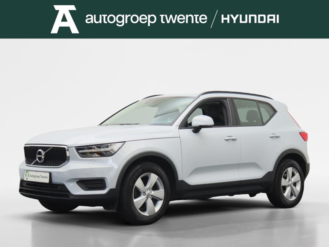 Volvo XC40 - 1.5 T3 Momentum | Navigatie | Stoelverwarming | - AutoWereld.nl
