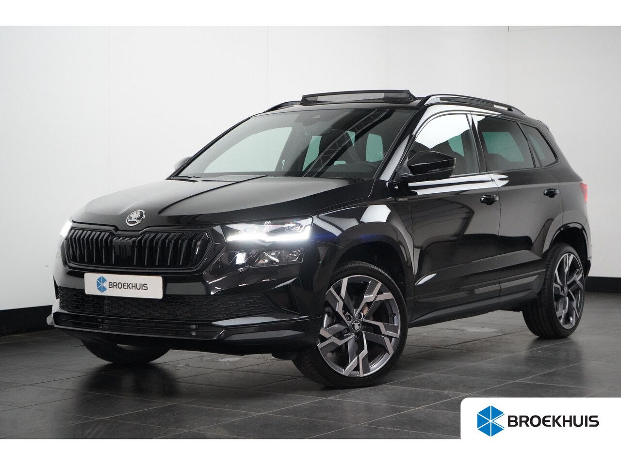 Skoda Karoq - Skoda Sportline 150pk DSG-7 | Pano | Navigatie | Stoelverw. | LED | ACC - AutoWereld.nl