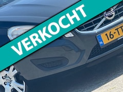Volvo V60 - 1.6 T3 Kinetic- Savile Grey Metallic - NAV - Cruise - Climate - zeer netjes