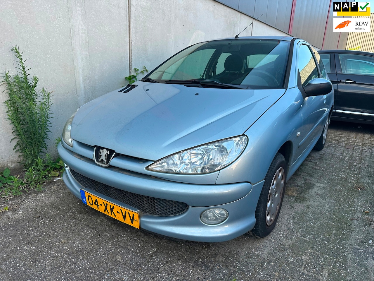 Peugeot 206 - 1.4 Forever Airco Elek. Pakket Stbkr. APK NAP. - AutoWereld.nl