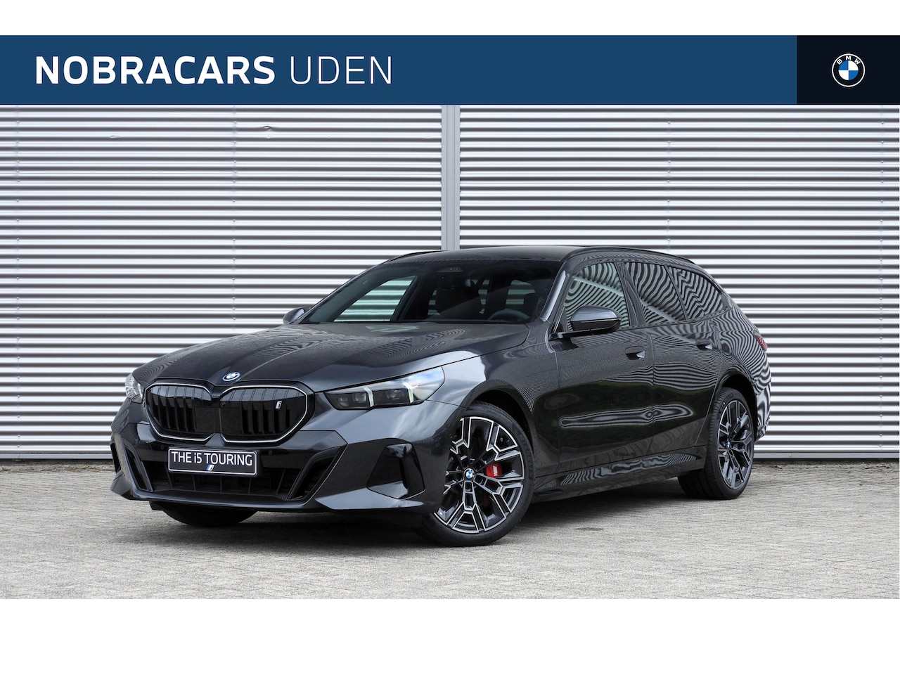 BMW i5 Touring - eDrive40 M Sport / Panoramadak / Trekhaak / Comfortstoelen / Bowers & Wilkins / Parking As - AutoWereld.nl