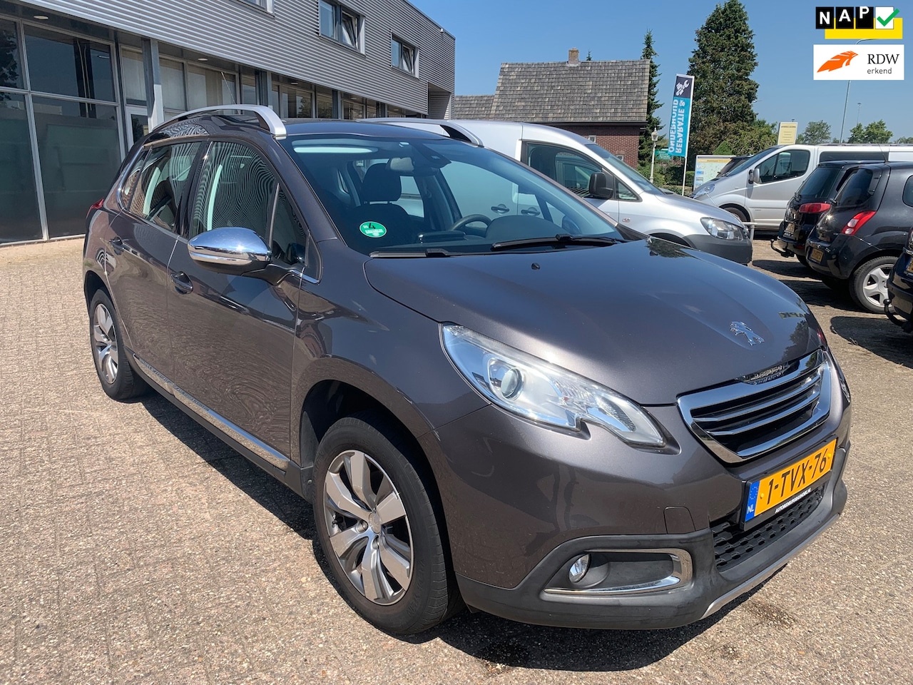 Peugeot 2008 - 1.6 VTi Allure 2014 € 4.950,- 1 JR. APK ZEER MOOI - AutoWereld.nl