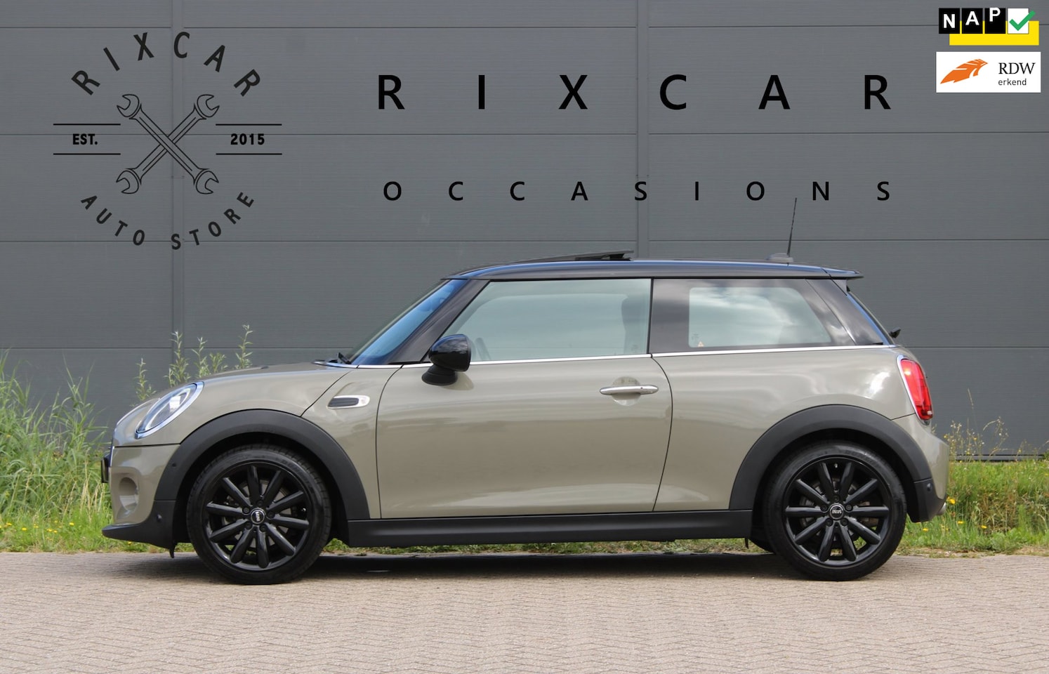 MINI 3-Deurs - 1.5 Cooper Chili Panodak HarmanKardon UnionJack !!NIEUWBINNEN!! - AutoWereld.nl