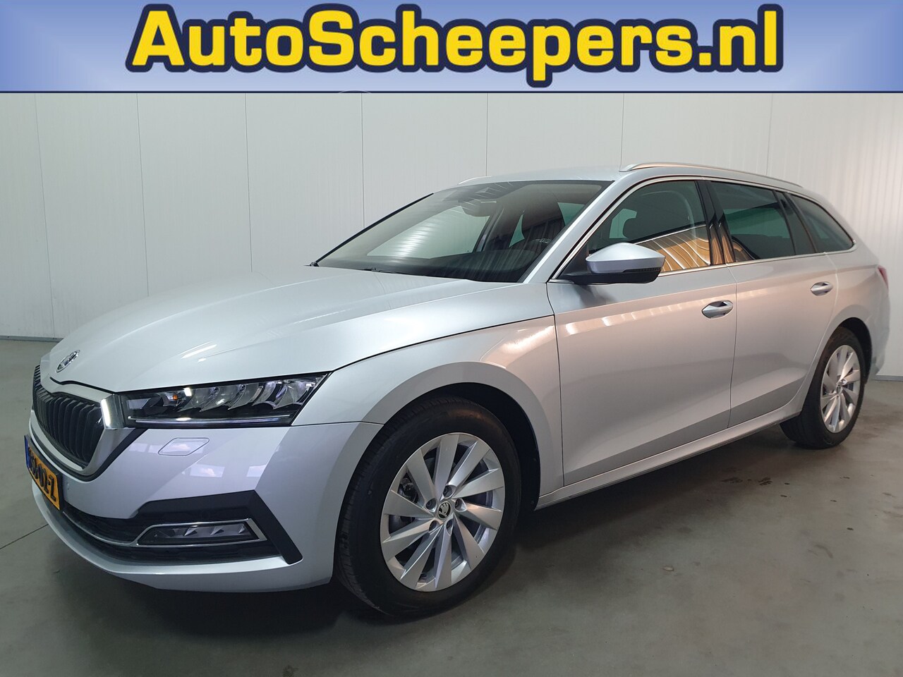 Skoda Octavia Combi - 1.0 e-TSI Business Edition NAVI/CARPLAY/LED/LMV/TRHAAK - AutoWereld.nl