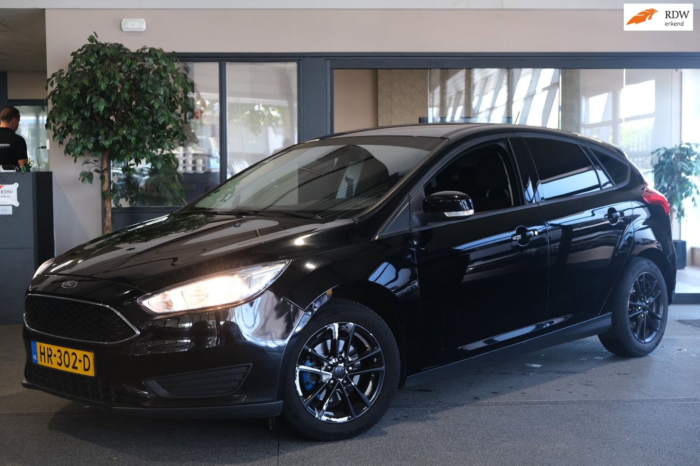 Ford Focus - 1.0 Trend Edition 101PK Navi Airco PDC - AutoWereld.nl