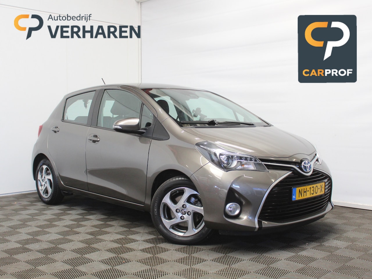 Toyota Yaris - 1.5 Hybrid Trend CLIMATE | CRUISE | CAMERA | LMV15 | AFNBTRHAAK | LED | NAVI | ELRM/SP - AutoWereld.nl