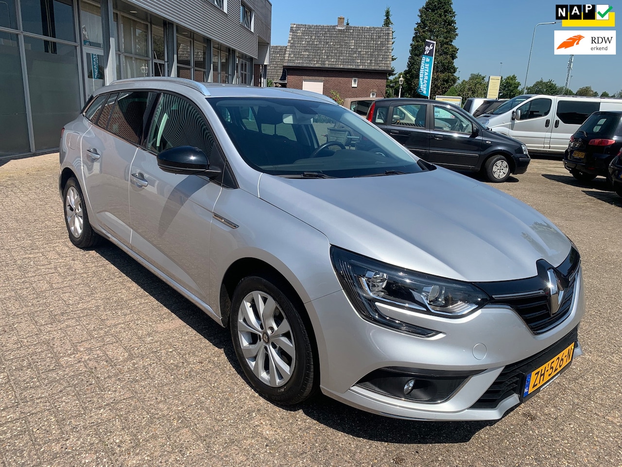 Renault Mégane Estate - 1.3 TCe Limited 2019 € 9.995,- Incl. Btw - AutoWereld.nl