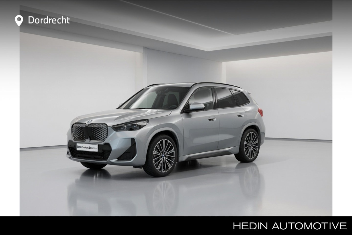 BMW iX1 - eDrive20 M-Sport Pro | Panorama | 20" | Harman Kardon | Trekhaak | Driving Assistant Plus - AutoWereld.nl