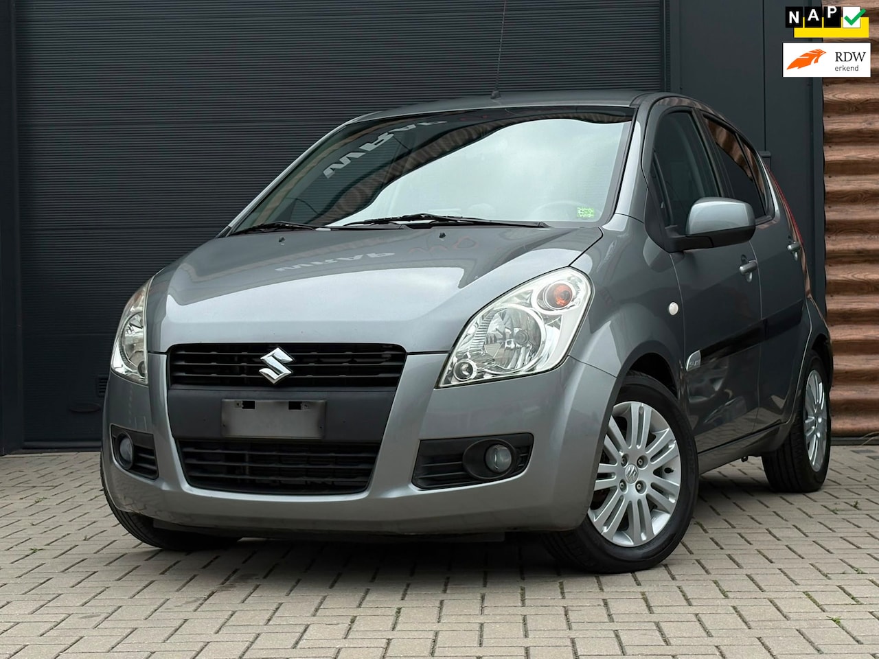 Suzuki Splash - 1.2 Black-line EASSS DUURSTE UITVOERING STOELVERWARMING - AutoWereld.nl