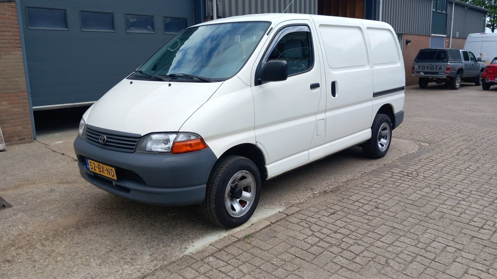 Toyota HiAce - 2.5 D4-D 100 4WD Cool 2.5 D4-D 100 4WD Cool airco - AutoWereld.nl