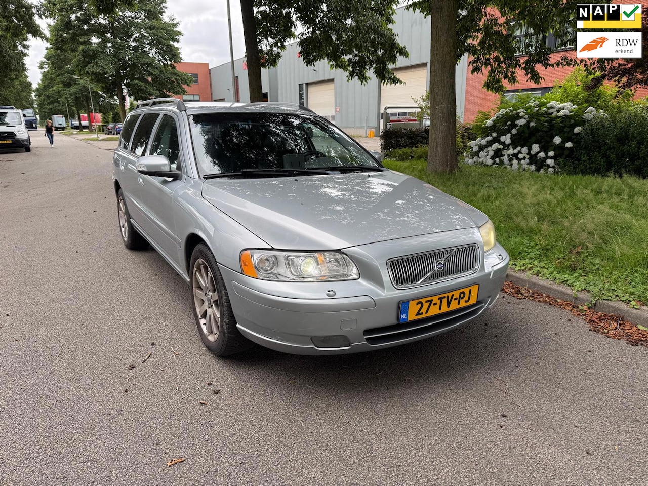 Volvo V70 - 2.4 D5 AWD Edition Sport 2.4 D5 AWD Edition Sport - AutoWereld.nl
