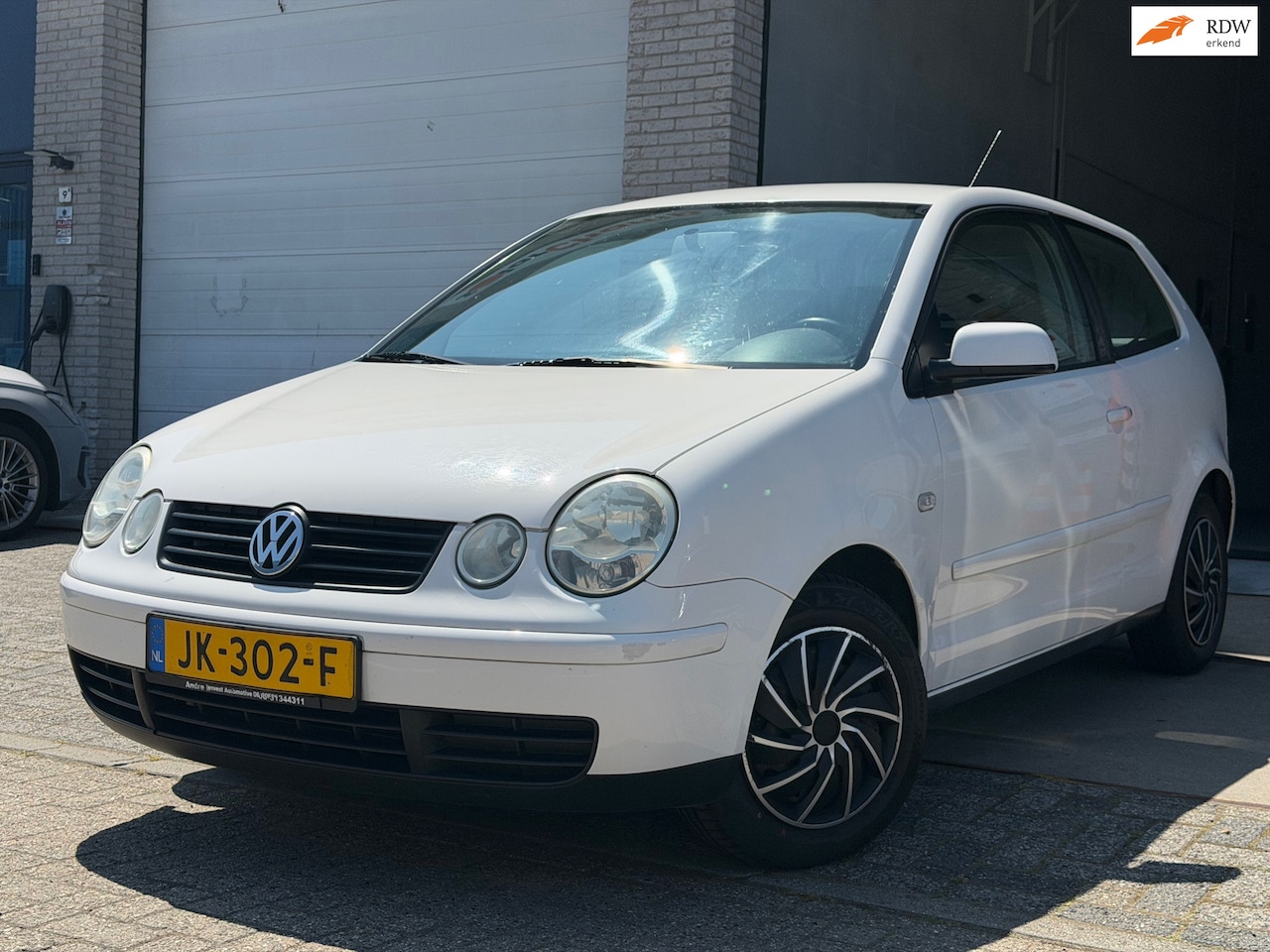 Volkswagen Polo - 1.2/ 3drs/ 1jaar apk/ goedeonderhoud/ airco/ EL-ramen/ zeer nette auto. - AutoWereld.nl