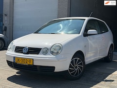 Volkswagen Polo - 1.2/ 3drs/ 1jaar apk/ goedeonderhoud/ airco/ EL-ramen/ zeer nette auto