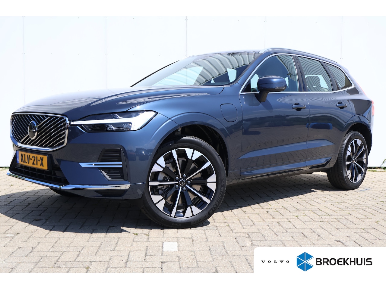 Volvo XC60 - 2.0 T6 Plug-in hybrid AWD Plus Bright €5.000,- Demo Voordeel | Harman Kardon | - AutoWereld.nl