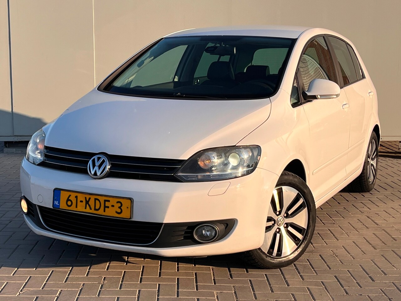 Volkswagen Golf Plus - 1.4 TSI Highline NAP DSG AUTOMAAT FULL OPTION LED LEER CAMERA GROOT NAVI - AutoWereld.nl