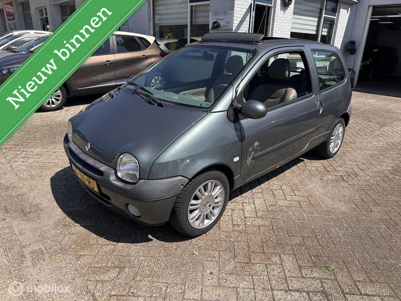 Renault Twingo - 1.2-16V Paris 1.2-16V Paris - AutoWereld.nl