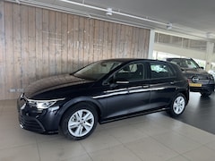 Volkswagen Golf - 1.0 eTSI Life Business