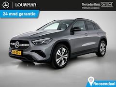 Mercedes-Benz GLA-Klasse - 250e Nightpakket Plug-In | Trekhaak | Saliegrijs Interieur | Distronic | Dode Hoek Ass | P