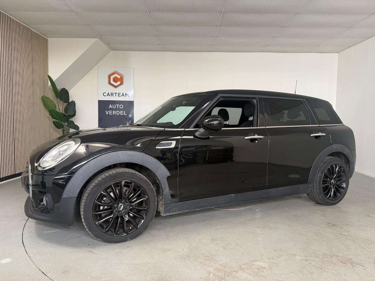 MINI Clubman - 1.5 Cooper Pepper Airco, LMV, 4-Deurs, Nieuw model - AutoWereld.nl