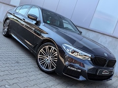 BMW 5-serie - 530e iPerformance M-sport High Executive H&K Hud Dealer onderhouden