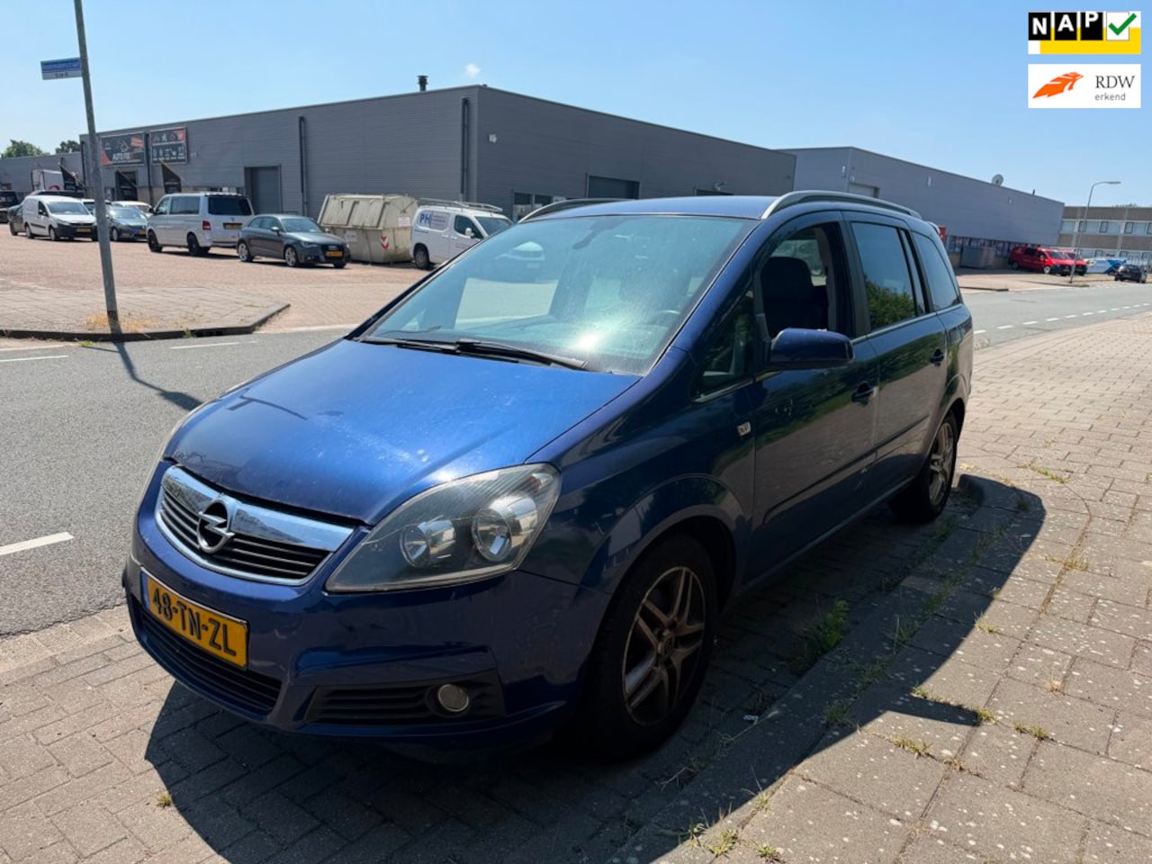 Opel Zafira - 1.8 Executive airco, 7 persoons - AutoWereld.nl