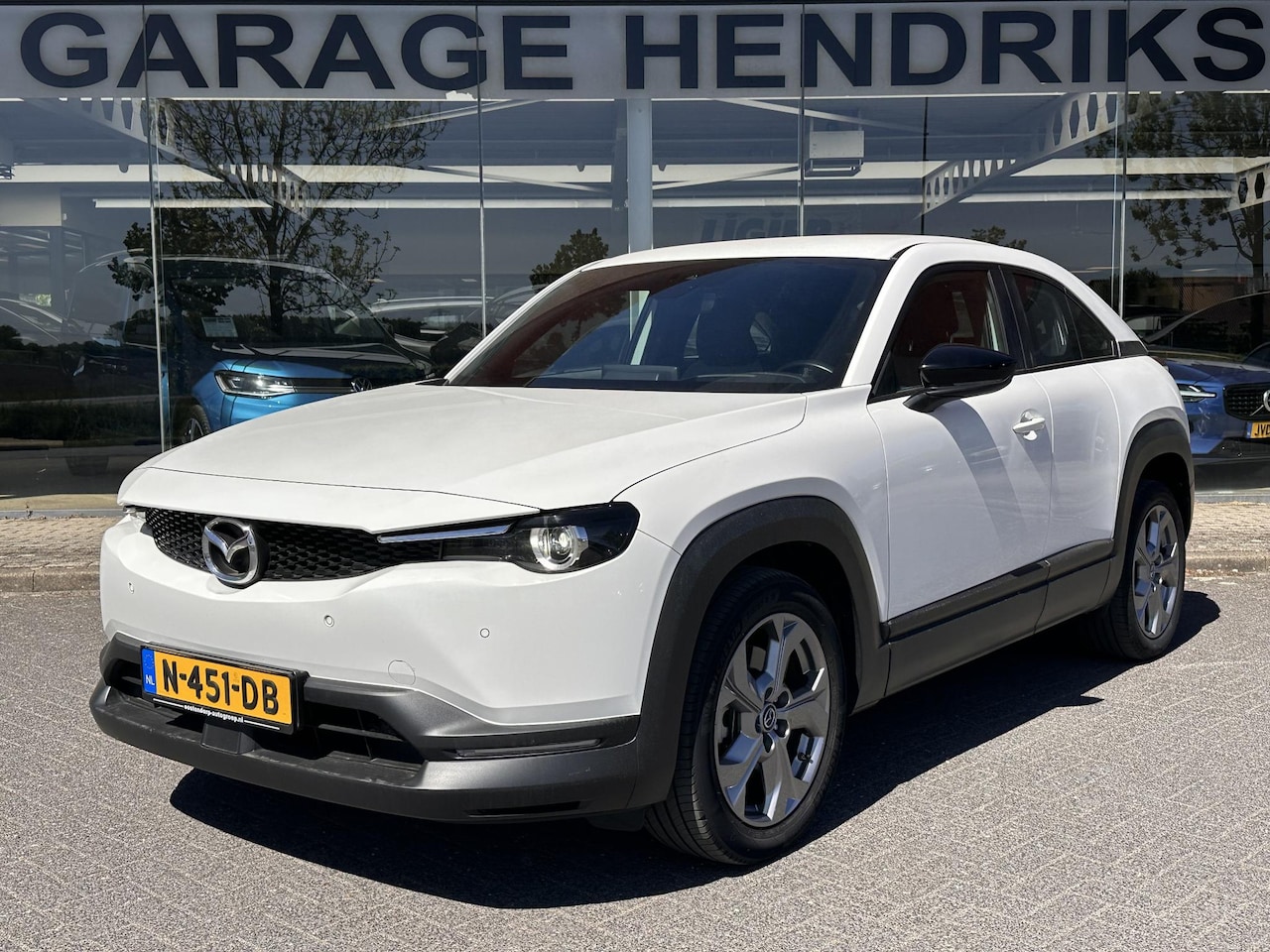 Mazda MX-30 - e-SkyActiv 145 36 kWh | SOH 93,6% | Camera | LED | Blind Spot | Adaptive Cc | Climate | Na - AutoWereld.nl