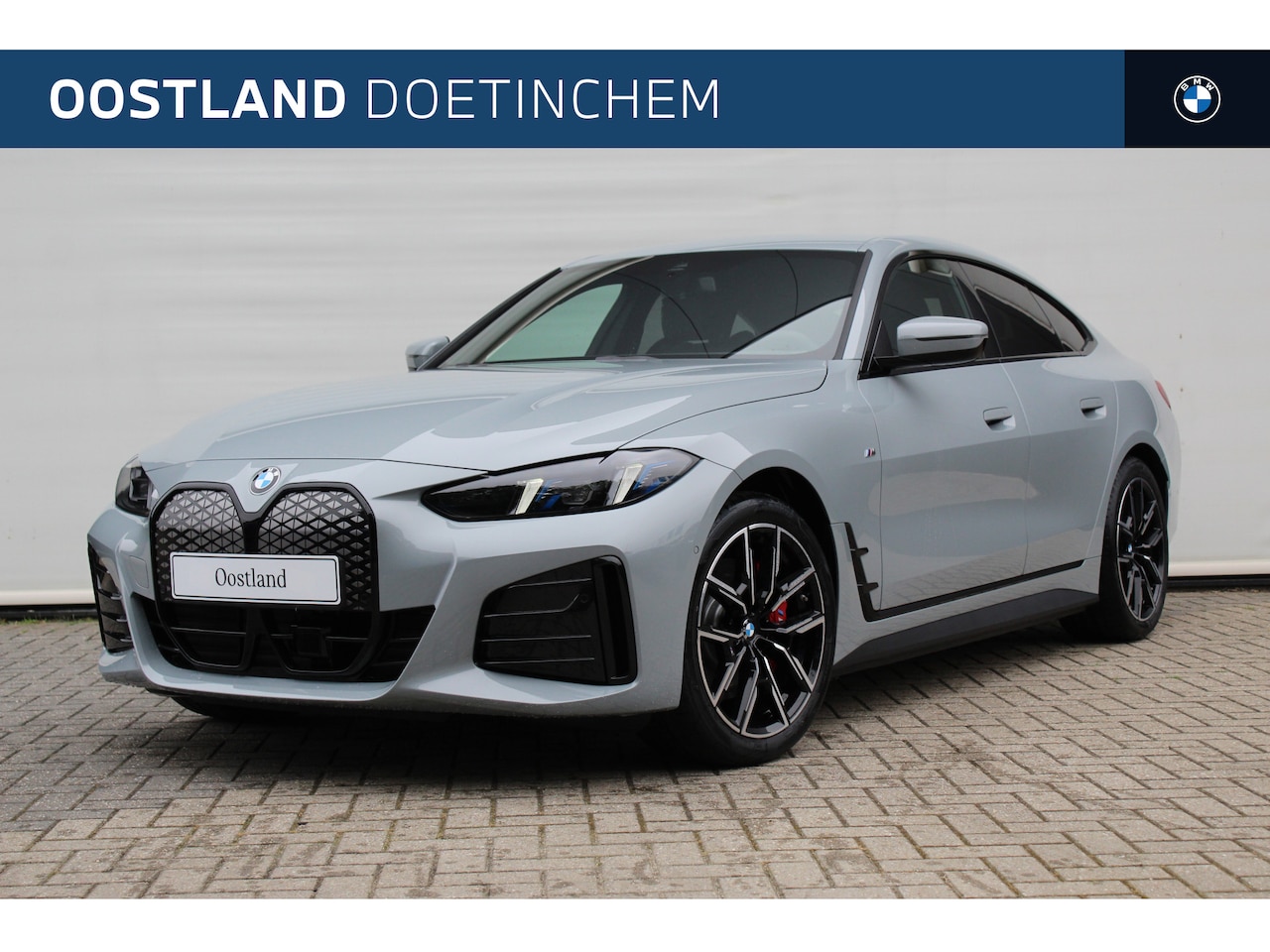 BMW i4 - eDrive35 M Sport / Adaptieve LED / Comfort Access / Achteruitrijcamera / Stoelverwarming - AutoWereld.nl