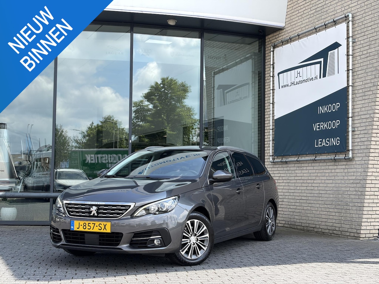 Peugeot 308 SW - 1.2 PureTech Premium*ACC*KEYLESS*CARPLAY*HAAK*CAM* - AutoWereld.nl