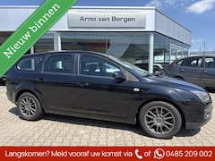 Ford Focus Wagon - 1.6-16V Futura Business PACK, climatronic, cruisecontrol, pdc, trekhaak, verwarmde stolen