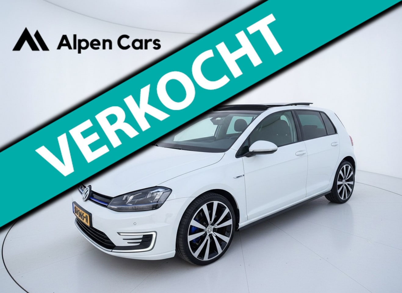 Volkswagen Golf - 1.4 TSI GTE Panodak / Camera / NAVI / Cruise / Keyless / Leder / NAP - AutoWereld.nl