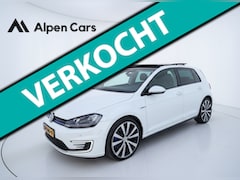 Volkswagen Golf - 1.4 TSI GTE Panodak / Camera / NAVI / Cruise / Keyless / Leder / NAP