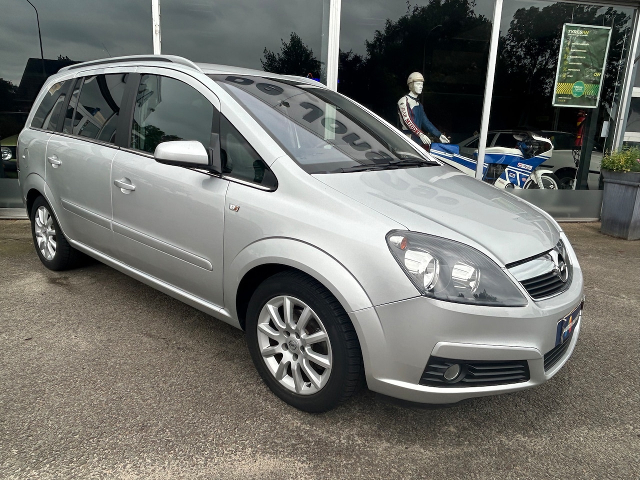 Opel Zafira - 1.8 Cosmo 7 zitter 65000 km - AutoWereld.nl