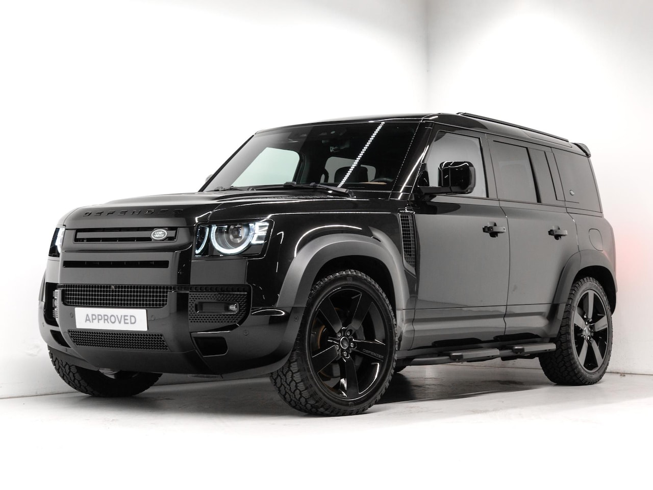 Land Rover Defender 110 - P400e X-Dynamic HSE Incl Miltek en Urban Spoiler - AutoWereld.nl