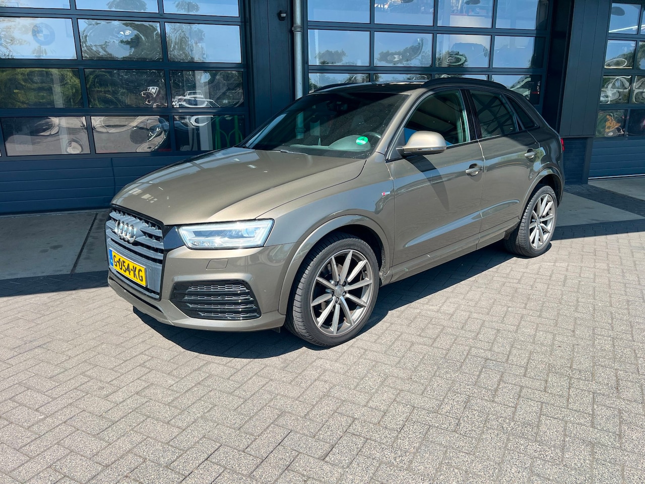 Audi Q3 - 2.0 TFSI quattro Sport Pro Line S 2.0 TFSI quattro Sport Pro Line S - AutoWereld.nl