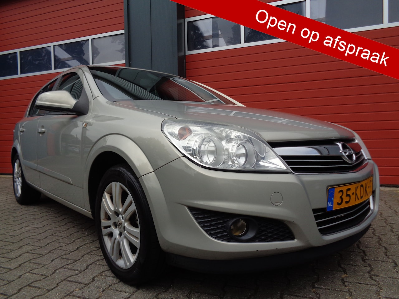 Opel Astra - 1.6 Cosmo 1.6 Cosmo,5drs,Airco,Cruise,Leder,Stoelverwarming! - AutoWereld.nl