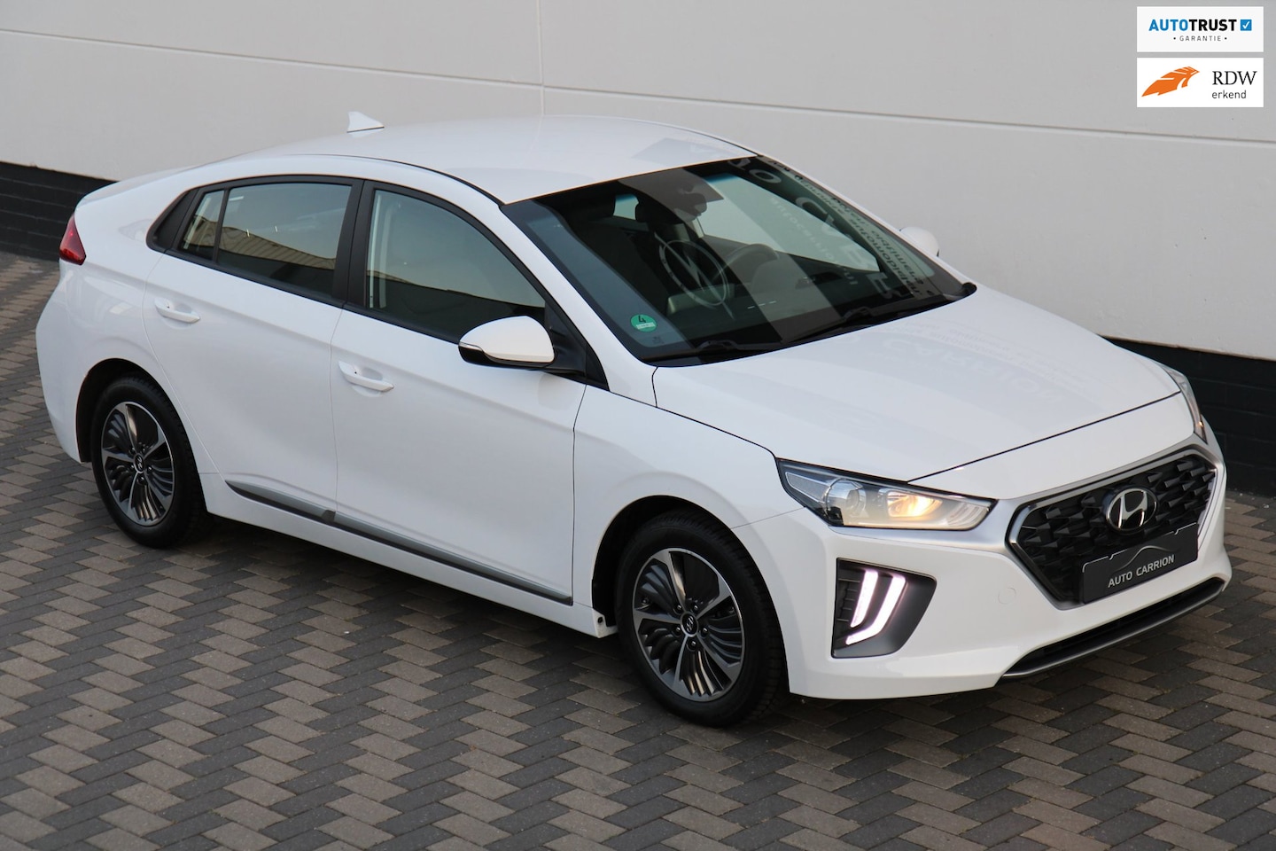 Hyundai IONIQ - 1.6 GDi PHEV Carplay Camera Cruise BTW !! - AutoWereld.nl