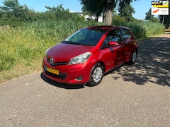Toyota Yaris - 1.0 VVT-i Aspiration Airco Navi Achteruitrij Camera Bluetooth 80.000 NAP Trekhaak