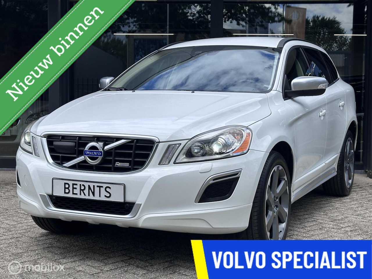 Volvo XC60 - 3.0 T6 R-Design|Adaptive Cruise control|Trekhaak afneembaar|Parkeercamera|Navi|Stoelverwar - AutoWereld.nl