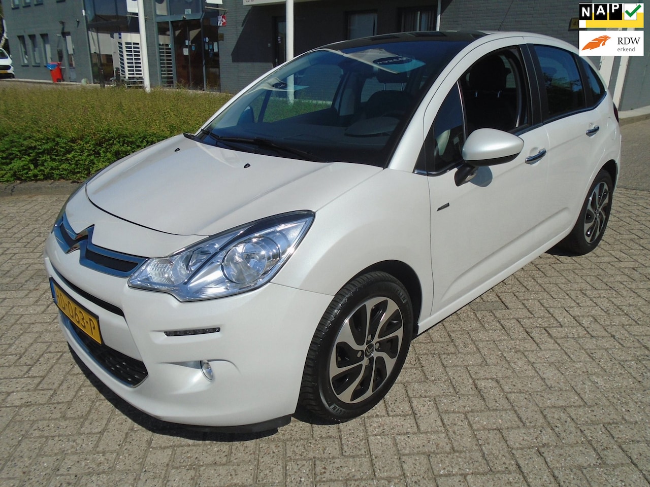 Citroën C3 - 1.2 PureTech Exclusive 1.2 PureTech Exclusive Nieuwe Apk - AutoWereld.nl
