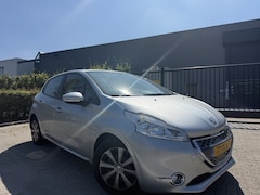 Peugeot 208 - 1.4 e-HDi Lage Km|Navi|Cruise|Clima